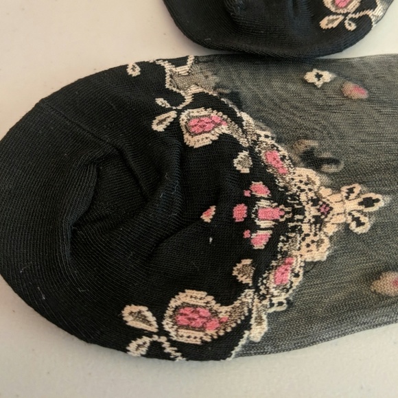 NEW Sheer Embroidered Ankle Socks Black - Picture 2 of 4